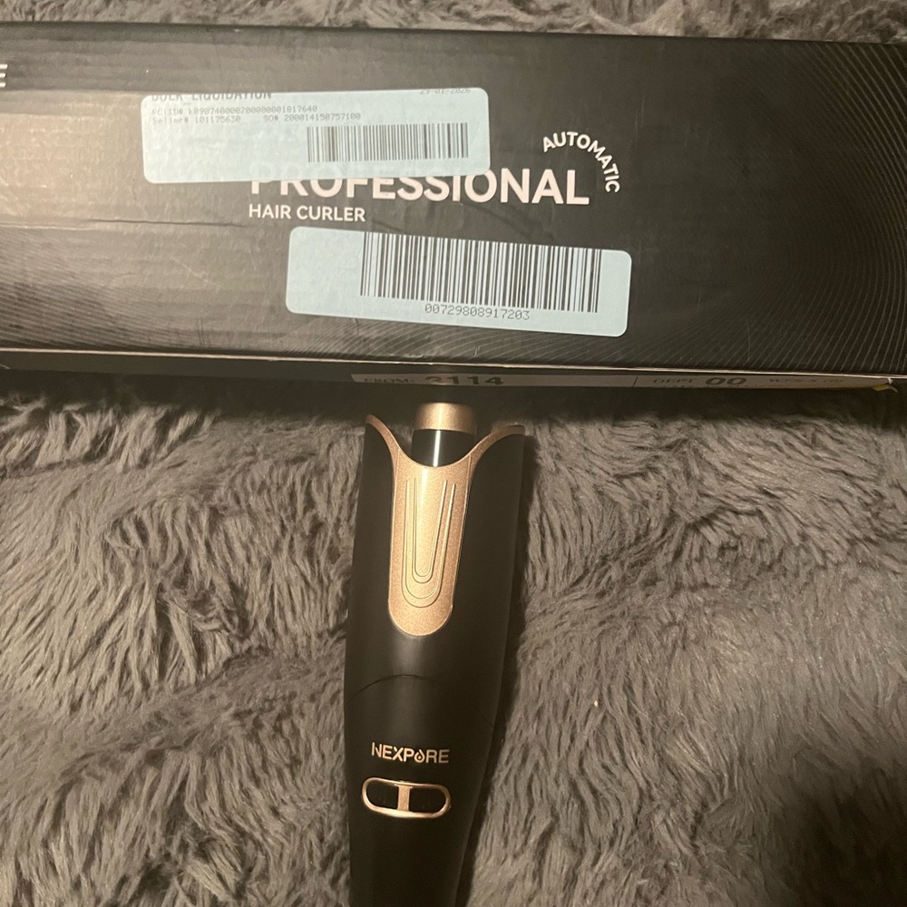 Black and Gold Automatic Hair Curler